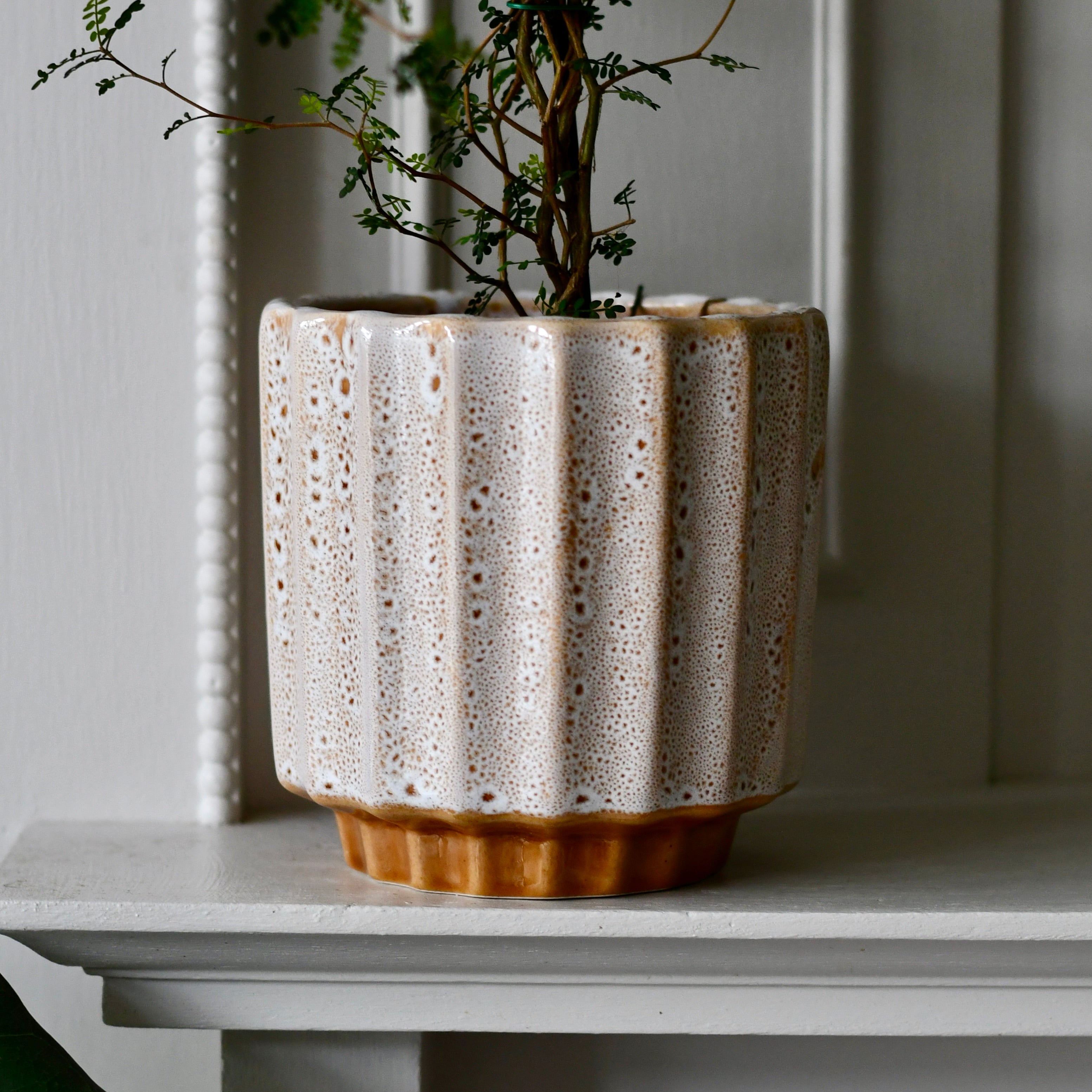 Lugano Scalloped Mustard Reactive Planter | 13cm Plant Pot | Buy