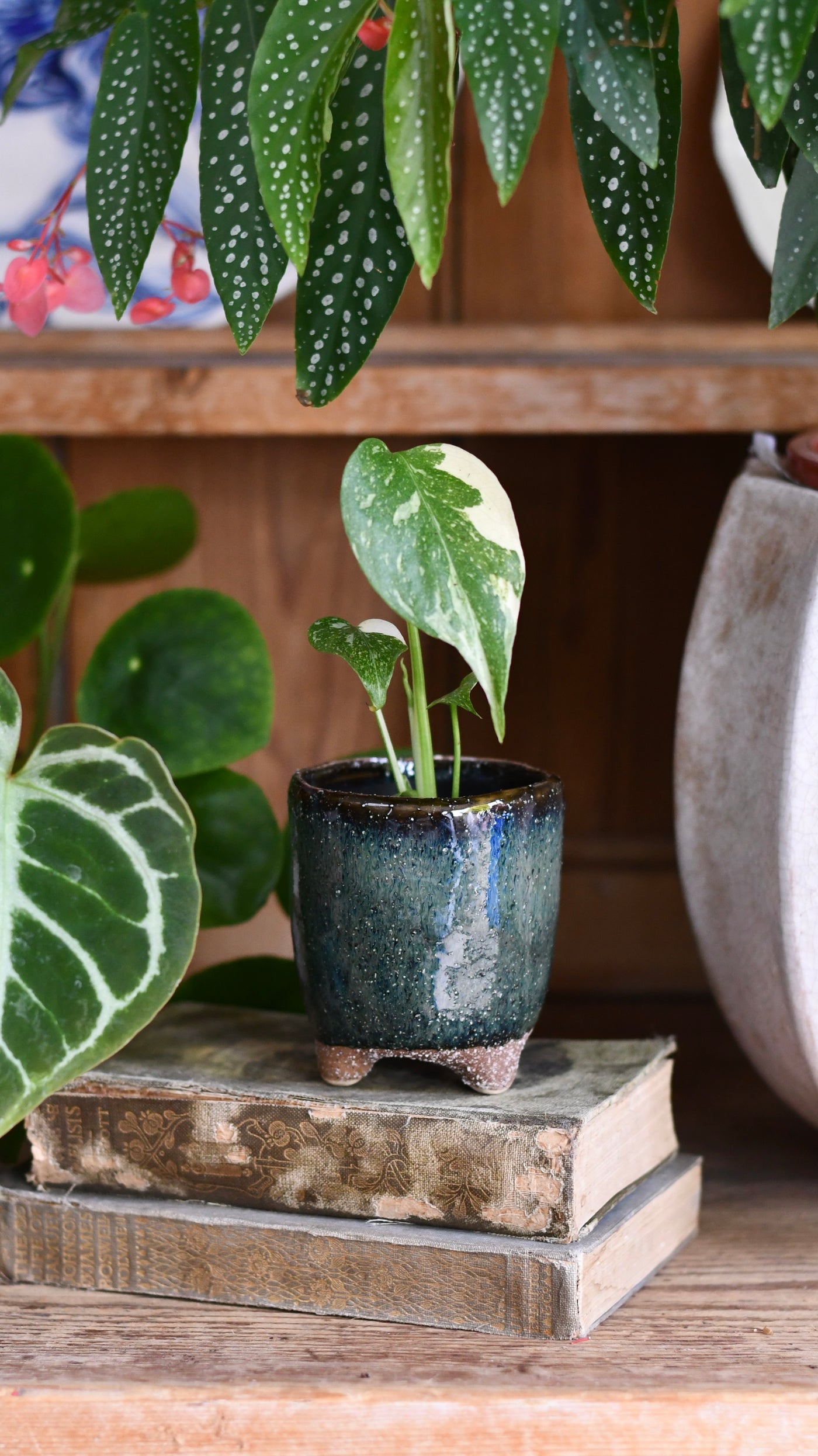 Petrol Blue Pot with Feet (D8 H8cm)