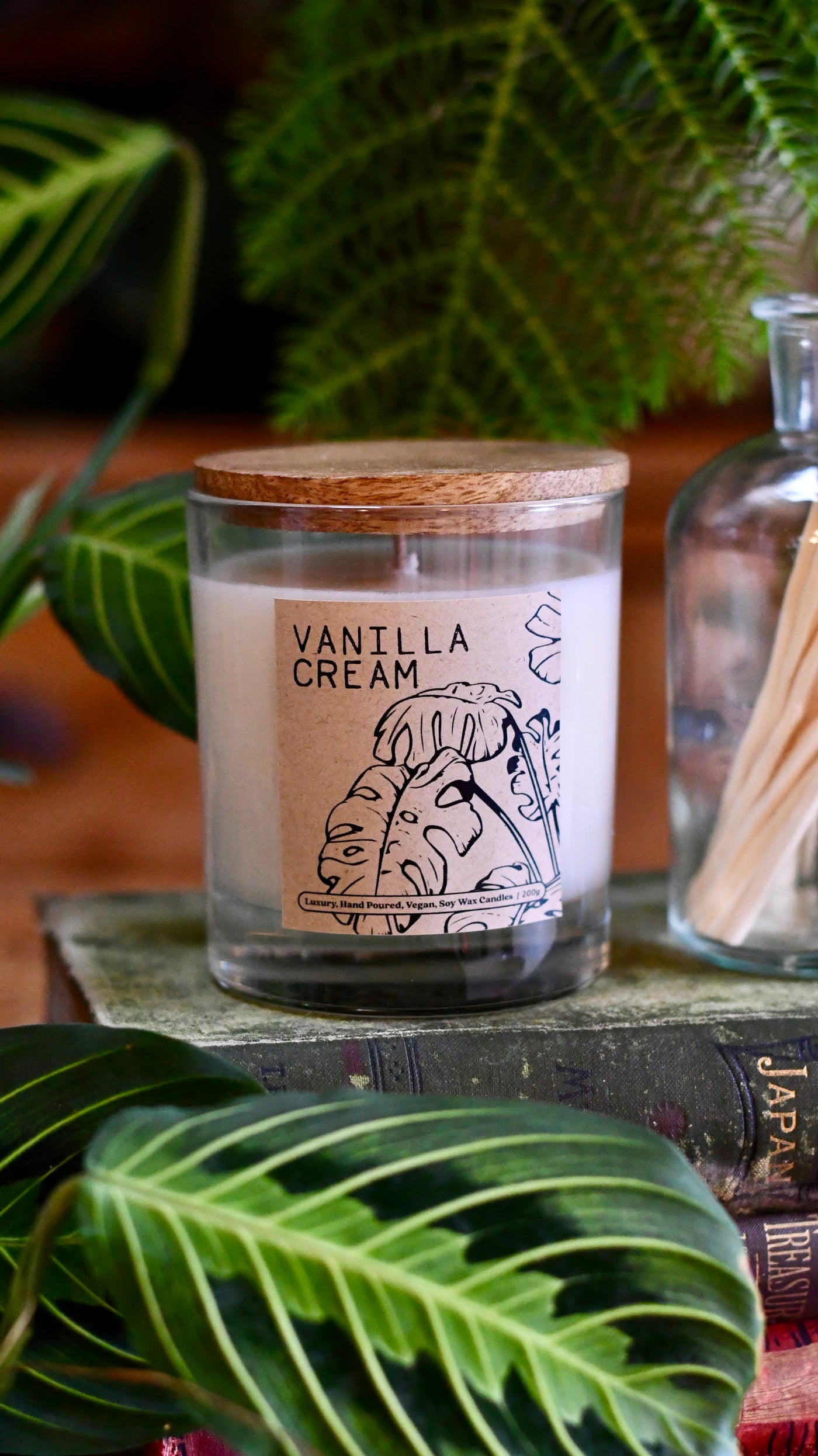 Scented Hand Poured Luxury Vanilla Cream Vegan Soya Wax Candle 30cl / 200gram