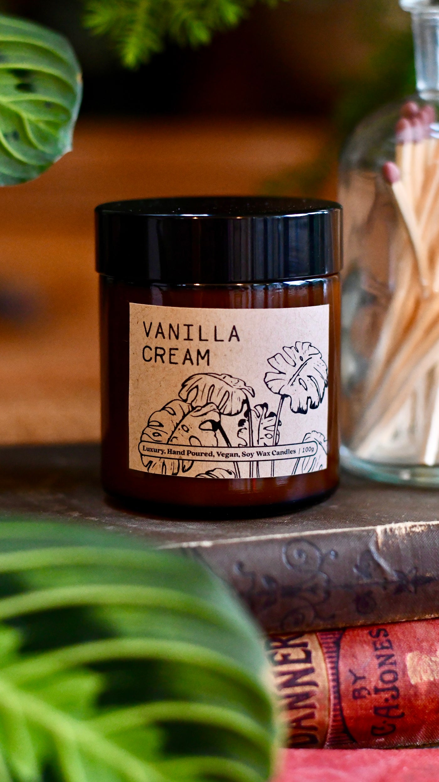Scented Hand Poured Luxury Vanilla Cream Vegan Soya Wax Candle 100gram